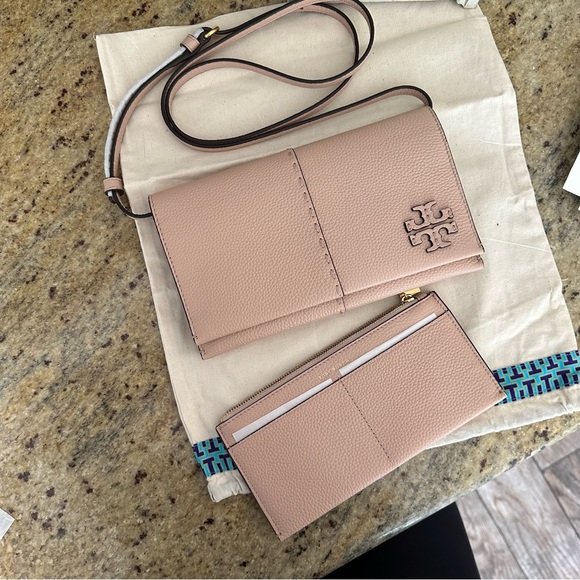 New Tory Burch MCGRAW WALLET CROSSBODY sand color - Picture 1 of 14